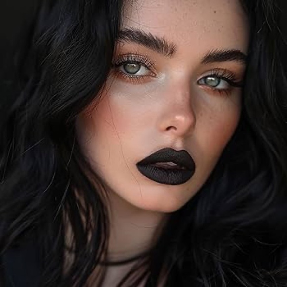 AOA Studio Wonder Metal liquid lipstick in the shade "rouge" Matte Black